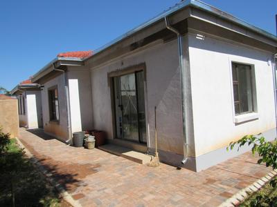 House For Sale in Willow Park Manor, Pretoria
